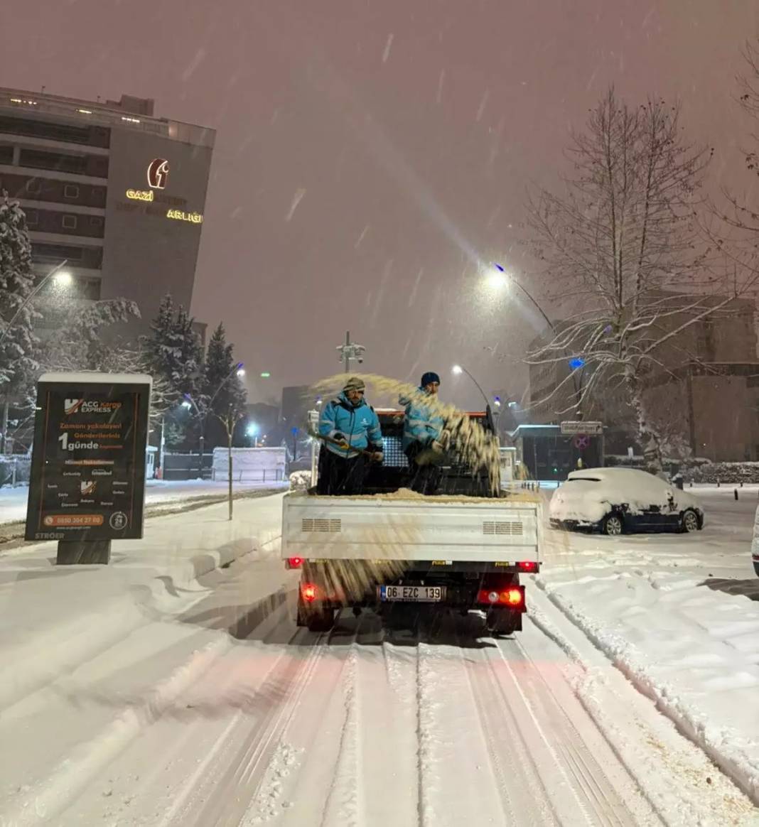 Kar doğuyu esir aldı: Yolcu otobüsleri kontak kapattı, yüzlerce kişi mahsur kaldı! 6