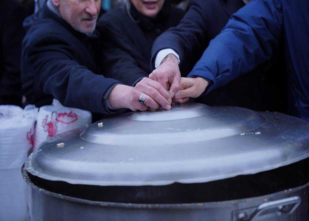 Başkan Eren Ali Bingöl Tuzlalı hemşehrileriyle bir araya gelerek birlik beraberlik mesajı vermeye devam ediyor 2