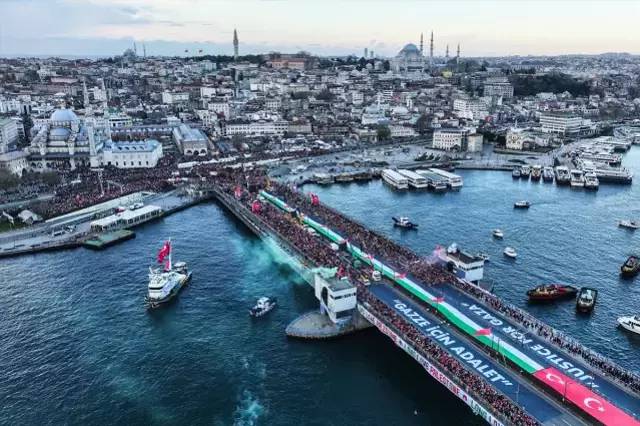 7'den 70'e Türkiye Gazze için ayakta! Yüzbinler Filistin için Galata'da buluştu 7
