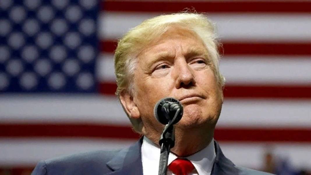 Trump aklını mı kaçırdı? Toplantı sırasında öyle bir şey yaptı ki... 8