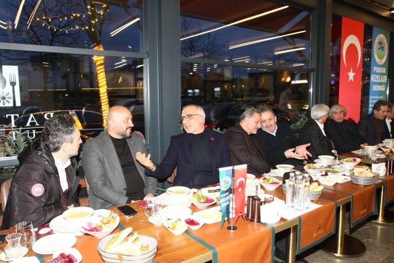 Pendikli Rizeliler geleneksel iftar yemeğinde buluştu 11