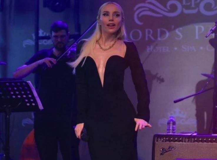 Ünlü isimlerin hangi siyasi partiye oy verdikleri belli oldu! Bülent Ersoy, Tarkan, Acun Ilıcalı... 18