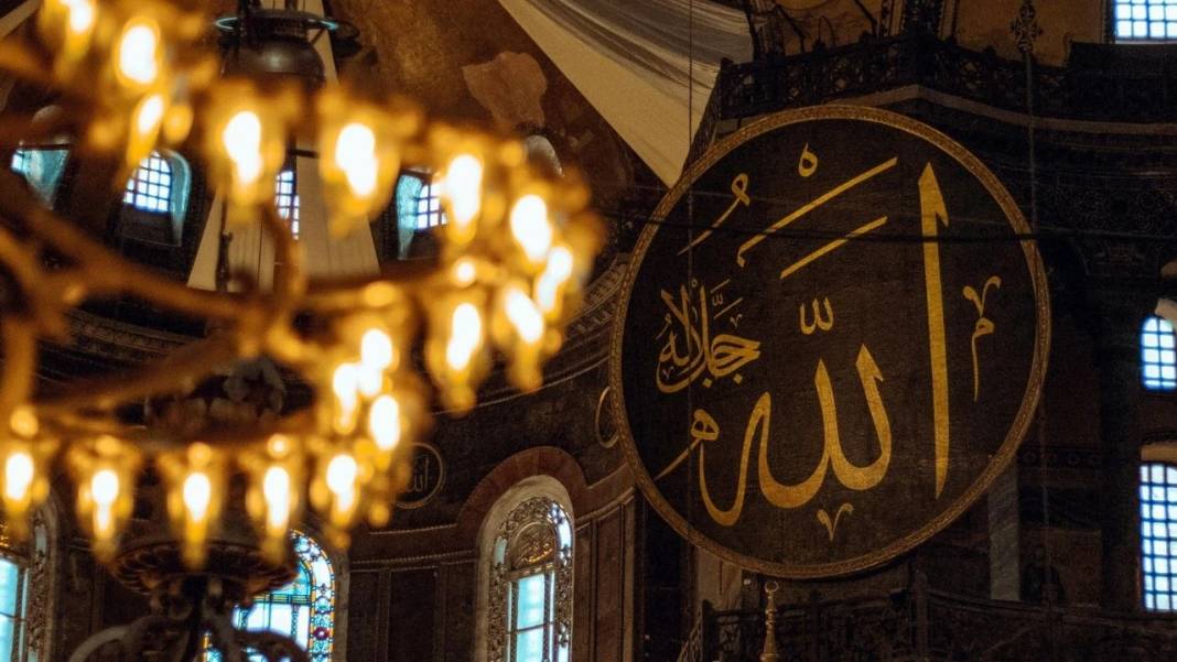 Bu gece Berat Kandili, eller samaya kalkacak af dilenecek... Berat gecesinin önemi nedir, hangi ibadetler yapılır? 7