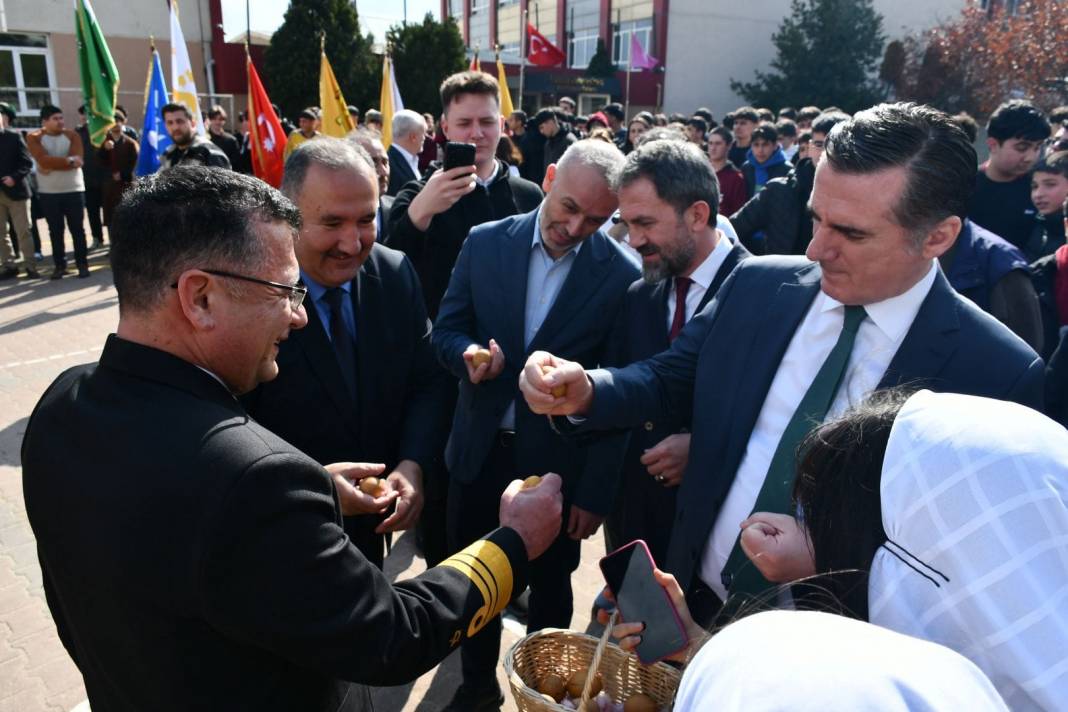 Pendik Kaymakamlığı, AHİSİAD ve Milli Eğitim Müdürlüğü İşbirliği İle Nevruz Bayramı Coşku İle Kutlandı 20