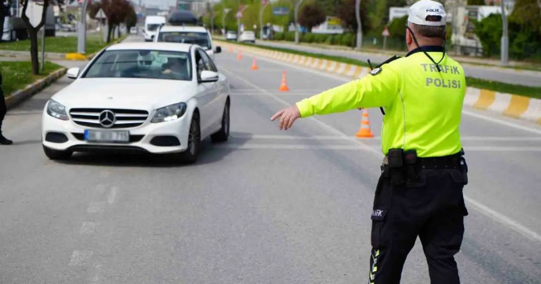 Hız sınırlarında cezalar güncellendi: İşte, 30 bin liraya kadar yükselen o liste! 1