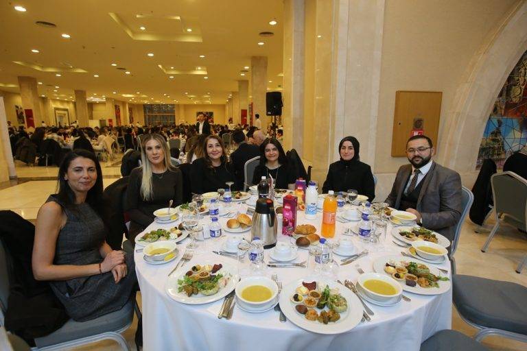 Alpi Diş Hastaneleri’nin Geleneksel İftarı Yoğun Katılımla Gerçekleşti 16
