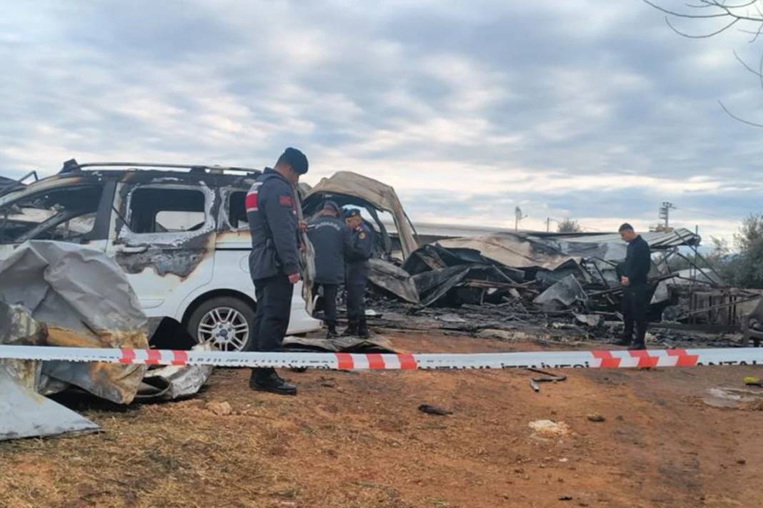 Bayram sabahı Antalya'dan kahreden haber! Yangın faciasında 5'i çocuk 6 ölü 1