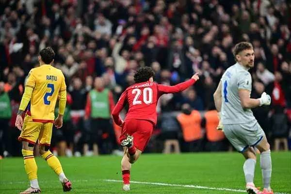 Türkiye galibiyetini kutladı: İşte, Milli maçın en etkileyici kareleri! 19