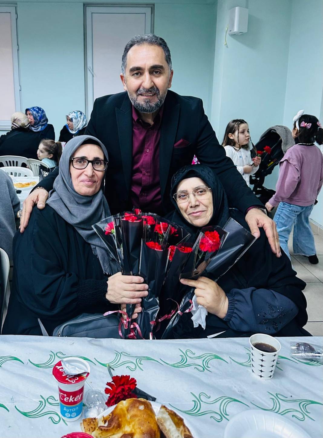 Ardahan Hanak köyü derneğinden hem iftar yemeği hem de 8 Mart kadınlar günü etkinliği 7