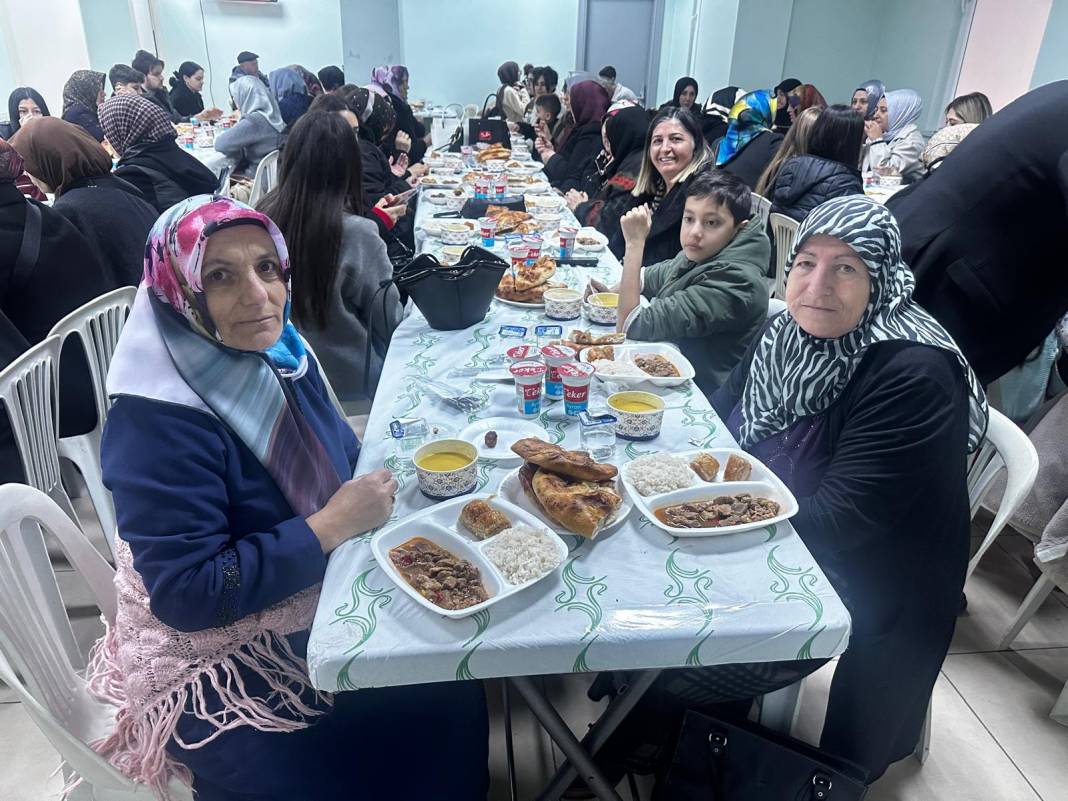 Ardahan Hanak köyü derneğinden hem iftar yemeği hem de 8 Mart kadınlar günü etkinliği 3
