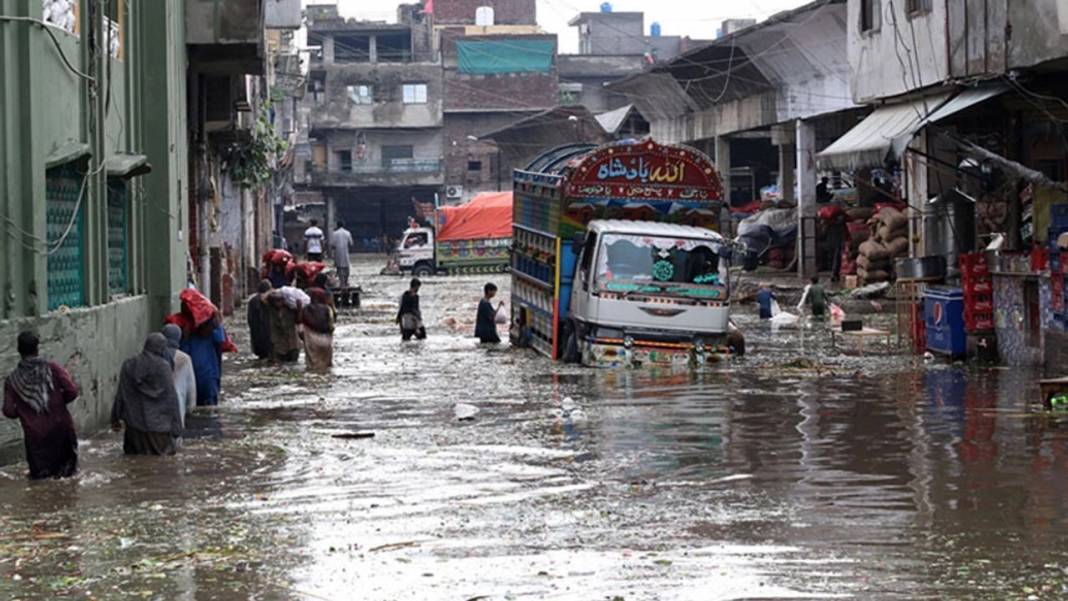 Meteoroloji uyardı: Kuvvetli yağışlar geliyor! Bugün hava nasıl, cumartesi hava nasıl olacak? 3