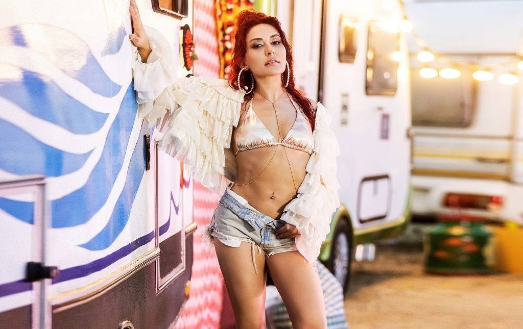 Rasim Ozan Kütahyalı yine gündemi salladı: Melek Mosso'yu fena kızdıracak ' Taşra' yorumu! 10