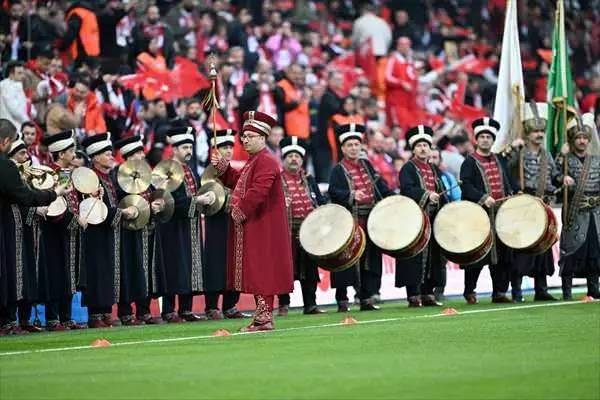 Türkiye galibiyetini kutladı: İşte, Milli maçın en etkileyici kareleri! 11