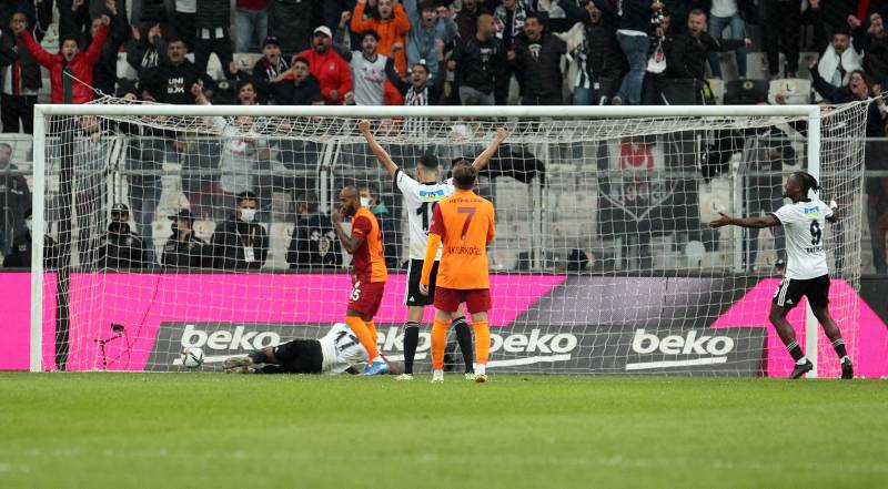 Dev randevuya saatler kaldı: İşte, Beşiktaş - Galatasaray Muhtemel 11'ler 10