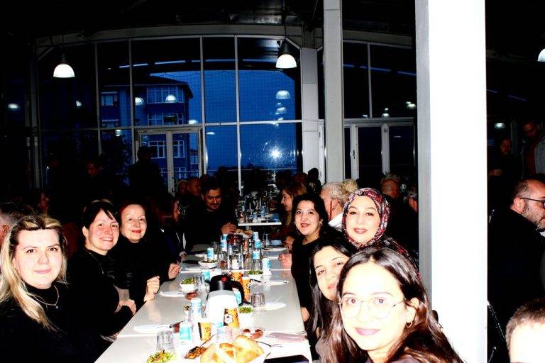 Eryetiş -Balkanlar okulları eğitim camiasını iftar programında buluşturdu 9