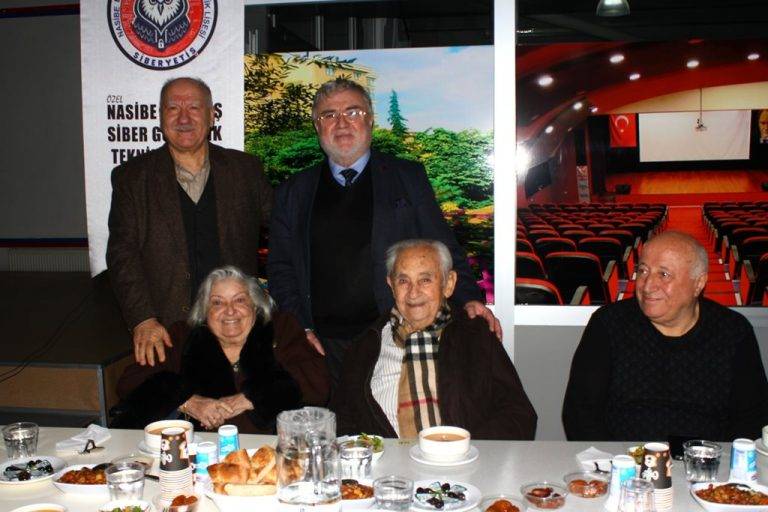 Eryetiş -Balkanlar okulları eğitim camiasını iftar programında buluşturdu 3