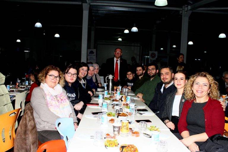 Eryetiş -Balkanlar okulları eğitim camiasını iftar programında buluşturdu 4
