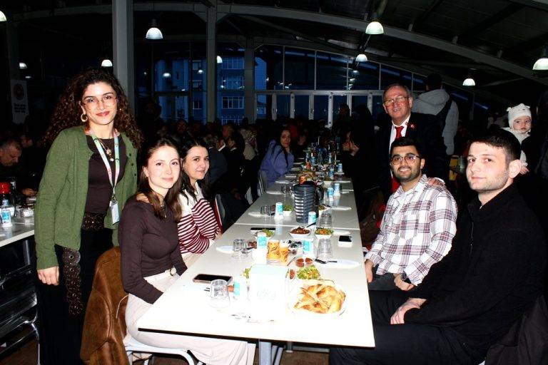 Eryetiş -Balkanlar okulları eğitim camiasını iftar programında buluşturdu 8