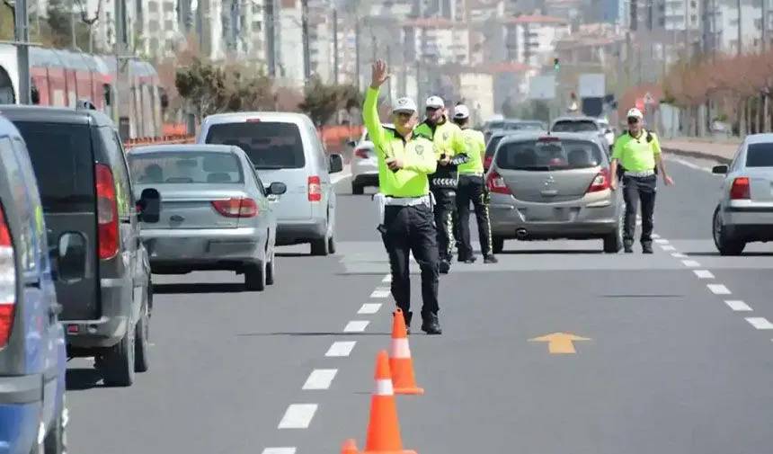 Hız sınırlarında cezalar güncellendi: İşte, 30 bin liraya kadar yükselen o liste! 5