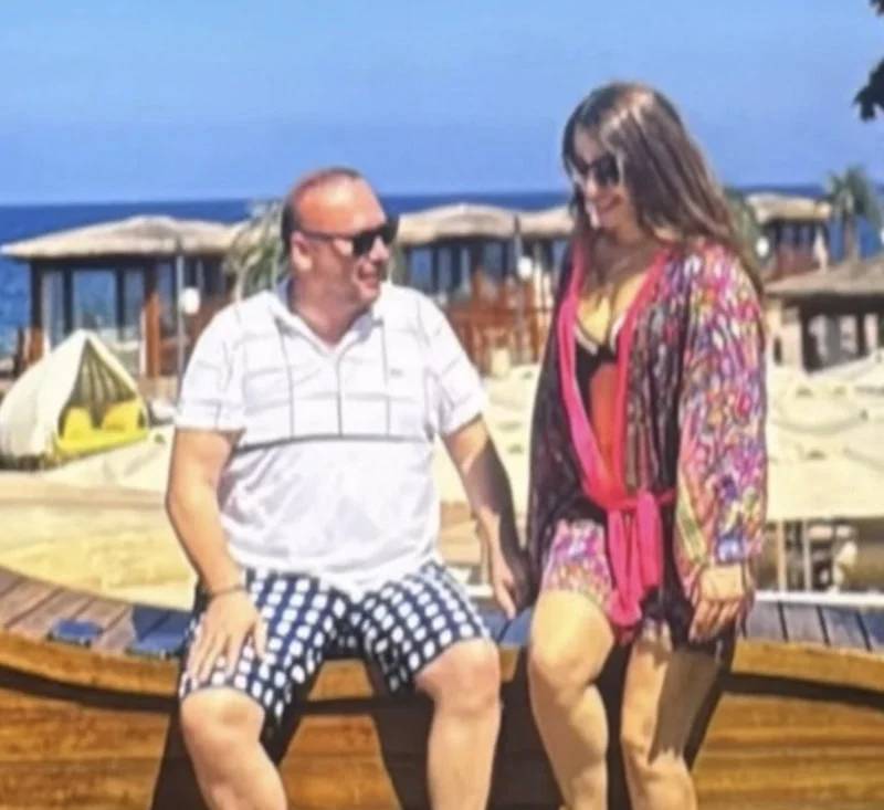 CHP'li başkan milletin parasıyla harem kurmuş! Uşak Belediye Başkanı Özkan Yalım'ın 4 sevgilisi olduğu ortaya çıktı 4