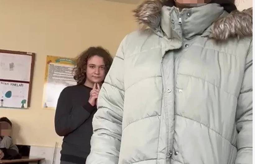 Okul canisinin yeni fotoğrafları akılara durgunluk verdi! Polis kıyafetleri, kadın eteği... 2