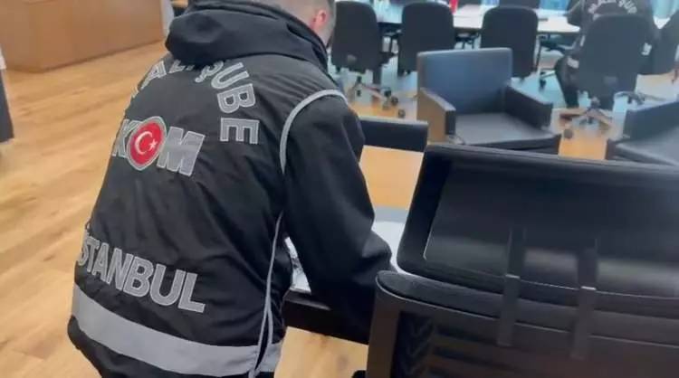 Üsküdar Belediyesi'nde rüşvet sıkandalı: Makam odasından balya balya paralar döküldü! 3