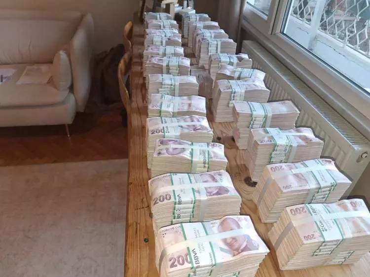 Üsküdar Belediyesi'nde rüşvet sıkandalı: Makam odasından balya balya paralar döküldü! 10