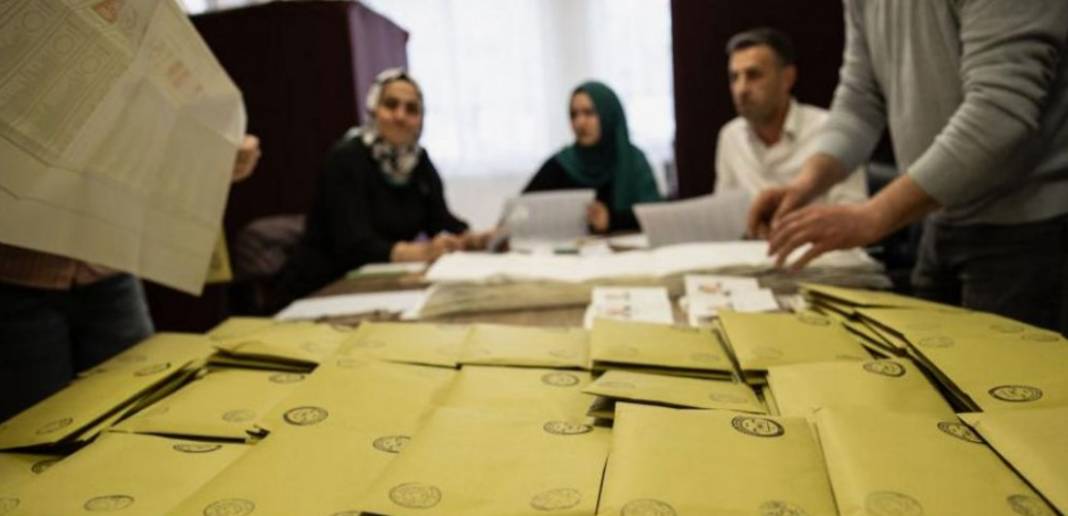 Bu pazar seçim olsa oyunuzu hangi partiye verirdiniz? İşte gündemi sallayan anket sonucu! 6