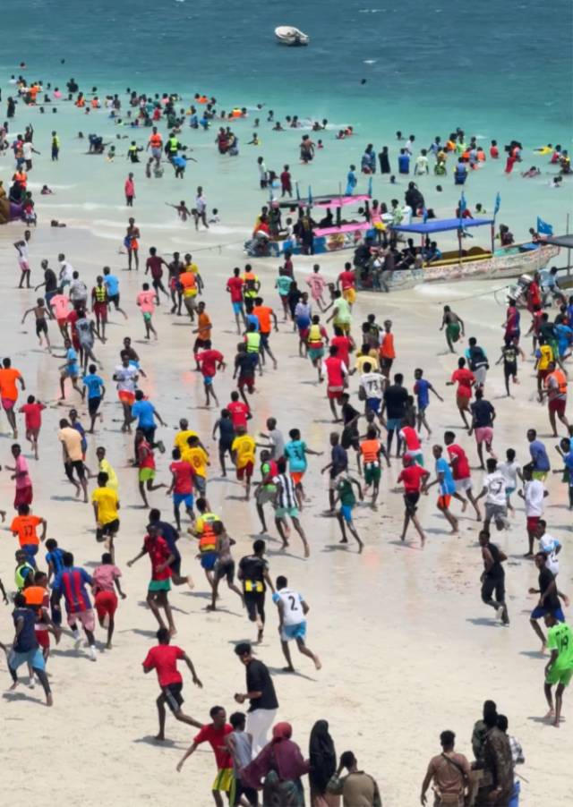 Çağrı Bey Somali'ye ulaştı: Türk gemisi yoğun ilgi gördü! 2