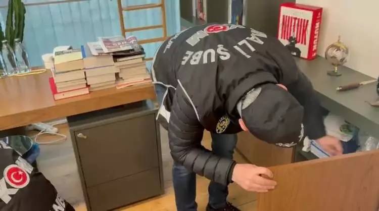 Üsküdar Belediyesi'nde rüşvet sıkandalı: Makam odasından balya balya paralar döküldü! 4