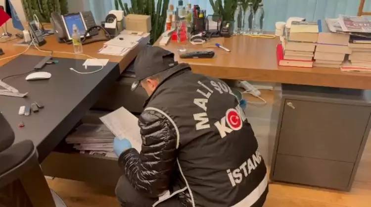 Üsküdar Belediyesi'nde rüşvet sıkandalı: Makam odasından balya balya paralar döküldü! 5