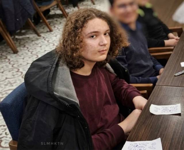 Okul canisinin cinsiyet ifadesi ve yeni fotoğrafları pes dedirtti! Polis kıyafetleri, kadın eteği daha neler... 11