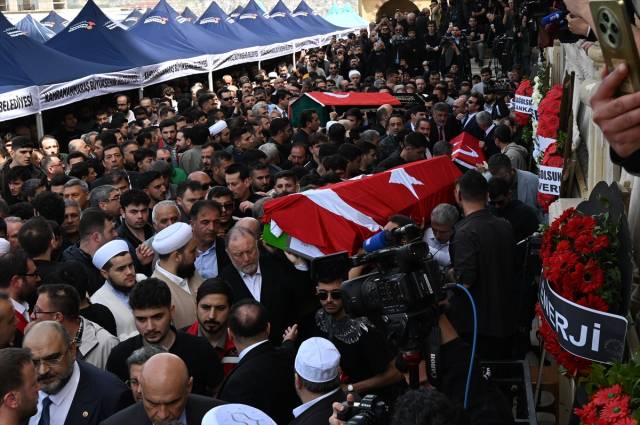 Sözün bittiği yer: Kahramanmaraş okul saldırısında ölen öğrenciler tek tek toprağa verildi 7