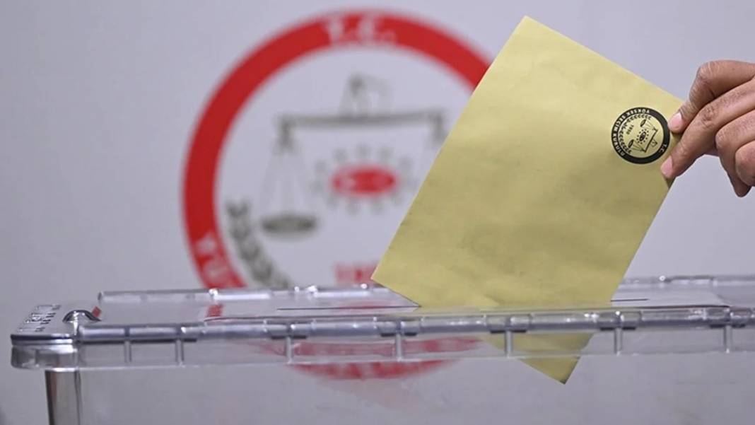 Bu pazar seçim olsa oyunuzu hangi partiye verirdiniz? İşte gündemi sallayan anket sonucu! 3