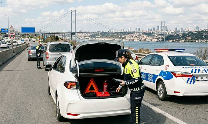 Araç sahipleri bu habere dikkat! Güvenlik ekipmanları güncellendi, işte bulunması zorunlu araç- gereçler 2