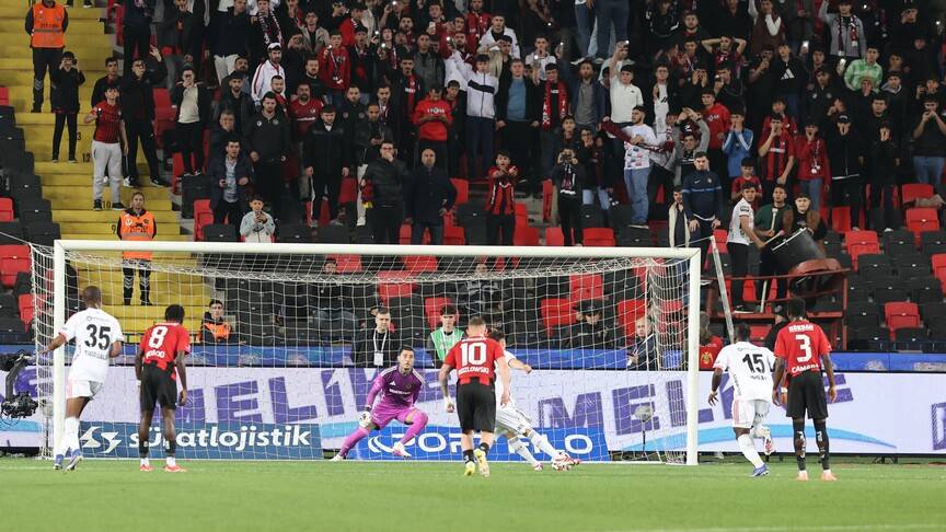 Süper Lig'de yeni sezonun listesi belli oldu! 13 şehirden 18 takım 2