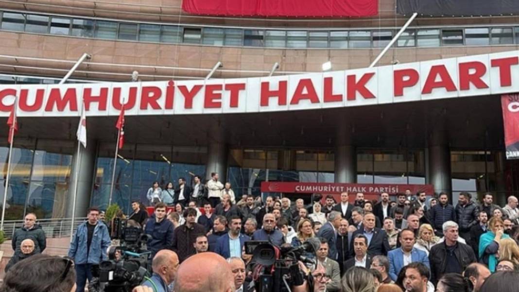 CHP yangın yeri! Saflar netleşiyor: Parti bölündü, kim kimi destekliyor? 1