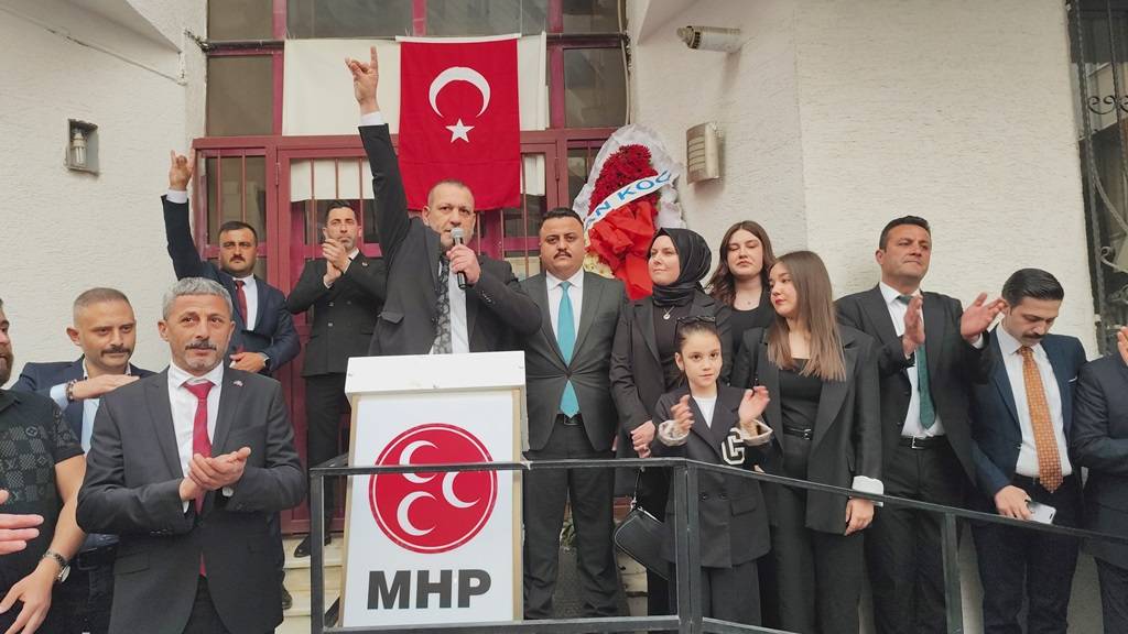 MHP Pendik ilçe başkanı Muharrem Kır görkemli bir törenle görevine başladı 5