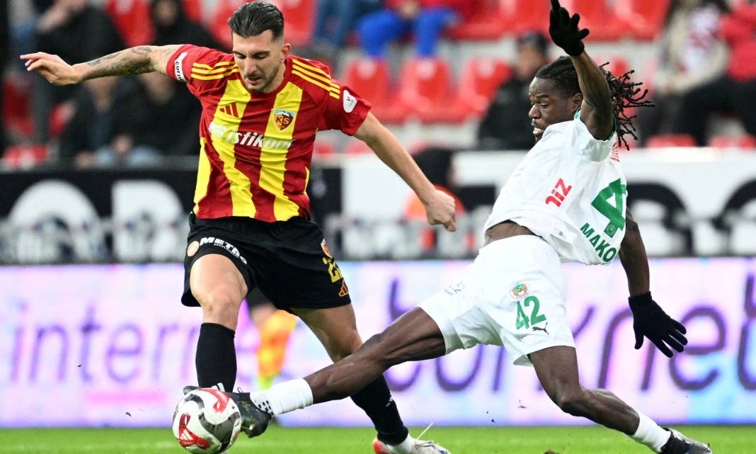 Süper Lig'de 33. haftanın programı: Hangi takımlar küme düşebilir? 7