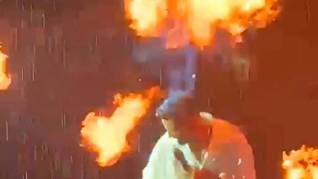 Tan Taşçı konserinde olay: Sahnede alevler yüzüne patladı! 3
