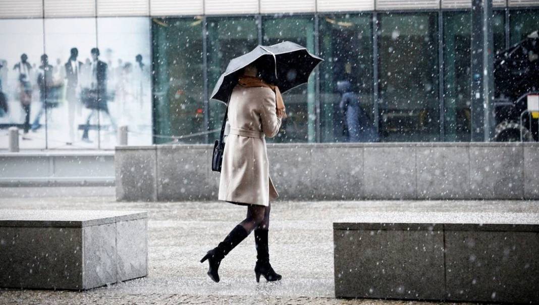 Meteorolojiden uyarı var! O bölgelerde yağışlar 4 gün daha sürecek, bugün hava nasıl, Cumartesi hava nasıl olacak? 3