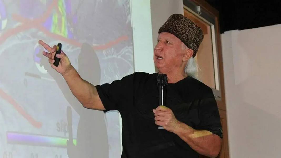 Deprem uzmanı Üşümezsoy meğer "deprem geliyor" demiş: 2 hafta önce Malatya'yı böyle uyarmış! 3