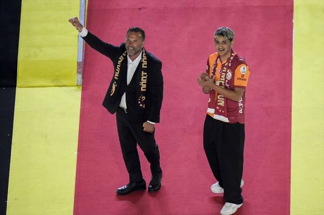 Galatasaray'ın şampiyonluk coşkusu doruklara çıktı! 6