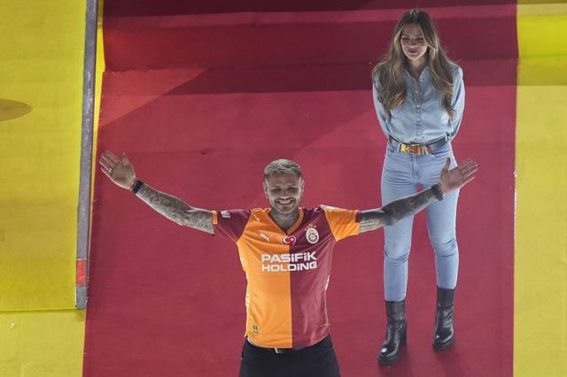 Galatasaray'ın şampiyonluk coşkusu doruklara çıktı! 12