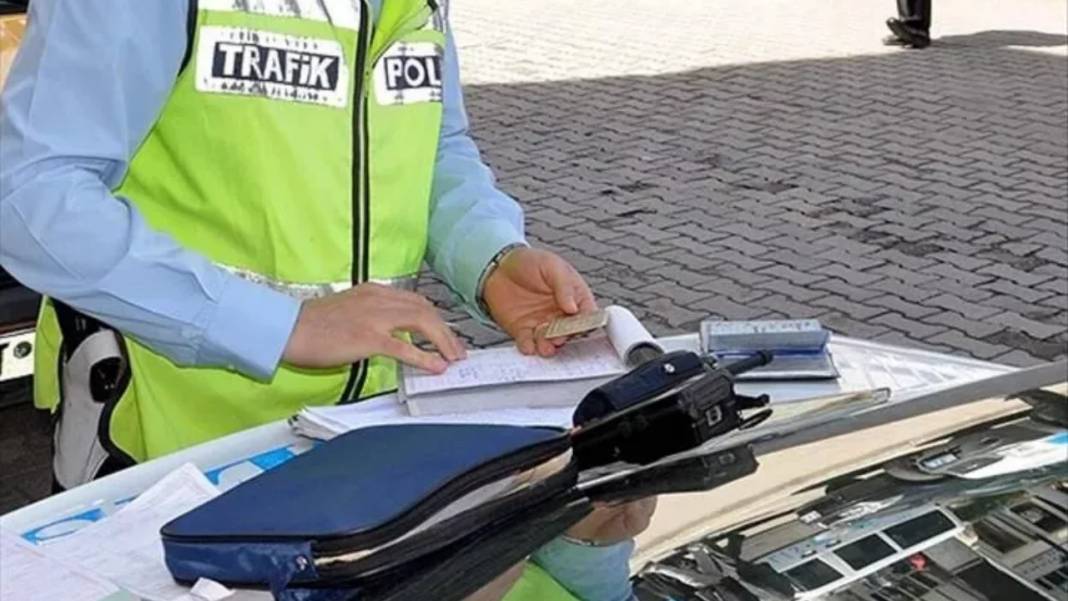 TBMM'de toplu düzenleme: Ehliyetten emekli maaşına, PTT'den havacılığa her şey değişiyor! 4