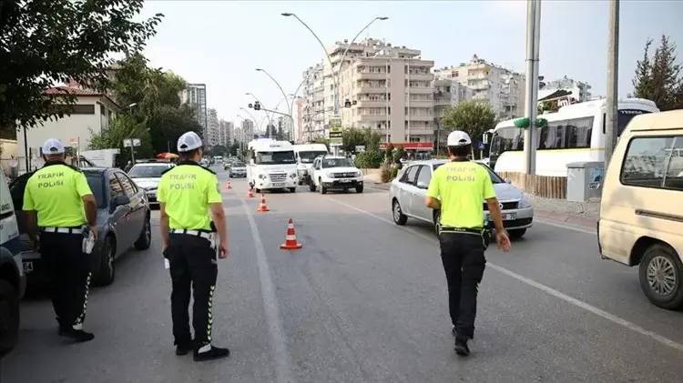 TBMM'de toplu düzenleme: Ehliyetten emekli maaşına, PTT'den havacılığa her şey değişiyor! 6