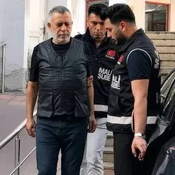 Kapı gibi mesajlar ortaya döküldü: Haluk Levent meğer avukatını da galericiyi de dolandırmış! 2