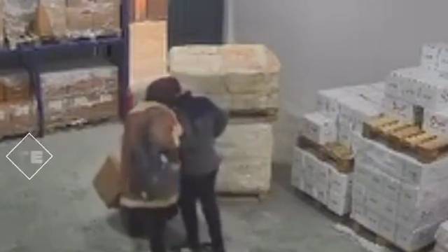Türkiye bu taciz skandalını konuşuyor! İş yerlerini gezerek erkekleri hedef alan kadının o görüntüleri şaşkınlık yarttı! 2