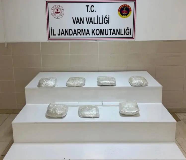 Jandarmadan 24 ilde soluk kesen narkotik operasyon: 138 şüpheli yakalandı 9