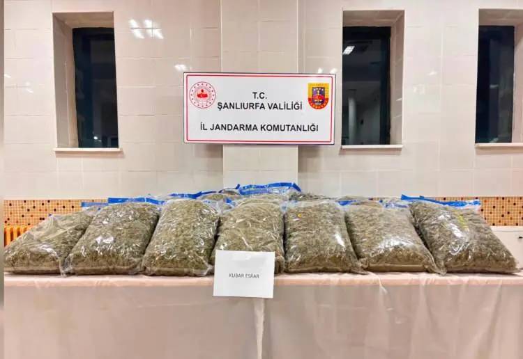 Jandarmadan 24 ilde soluk kesen narkotik operasyon: 138 şüpheli yakalandı 21